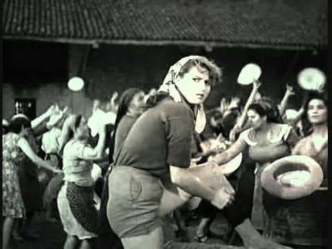 Mondine Women ricefield workers Riso Amaro