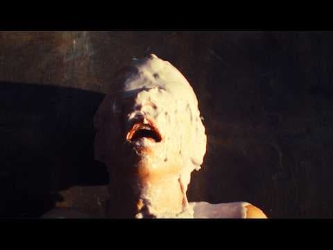 Maxine Suffocates In Her Cast