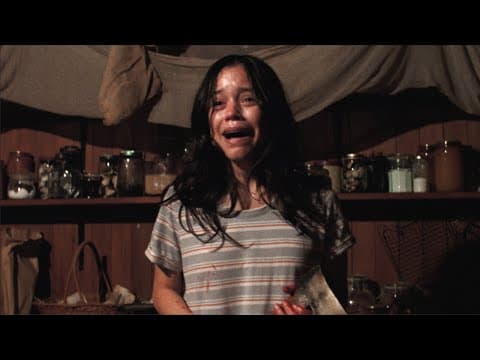 Lorraine (Jenna Ortega) tries to escape