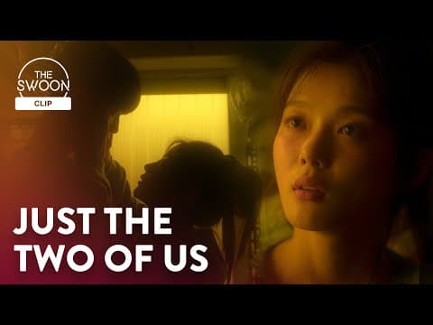 Byeon Woo-seok pulls Kim You-jung close to save her from trouble