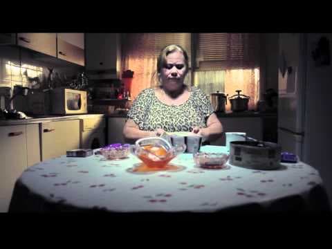 TRAILER CARMINA O REVIENTA