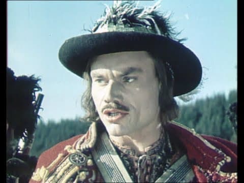 Фрагмент фільму "Олекса Довбуш" українською мовою