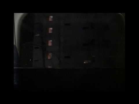 Trafikljusen blir blå imorgon - trailer