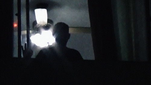 Um Corpo Na Escuridão