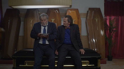 Due famiglie, un funerale