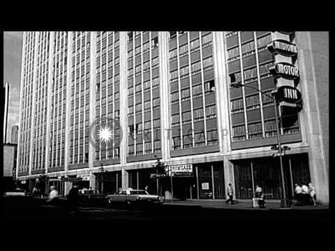 Premiere of movie 'The thrill of it all' and a model parade in New York. HD Stock Footage