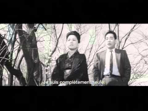 Une jeune fille à la dérive