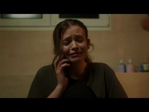 SIEMPRE ME ACABO ENCONTRANDO A MI MISMA EN LA BAÑERA (CORTOMETRAJE 2023)