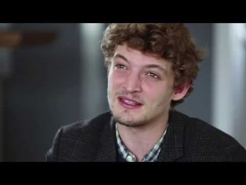 Niels Schneider in 'Xavier Dolan - A l'impossible je suis tenu (2016)' documentary